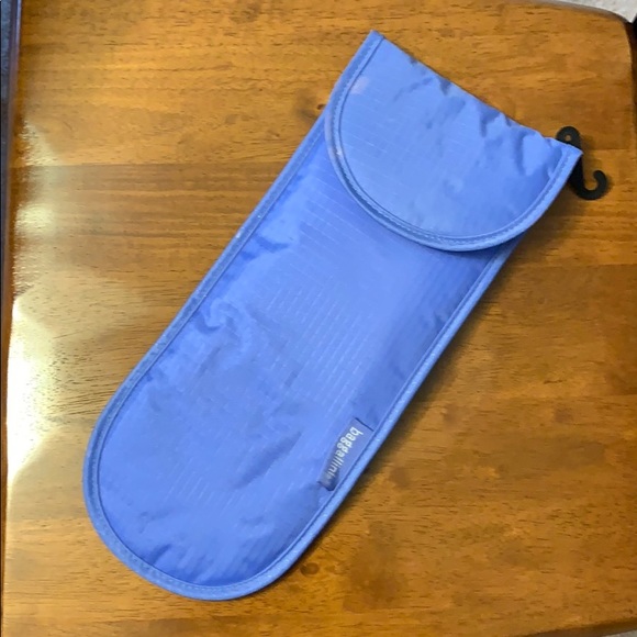 Baggallini Handbags - Baggallini Heat safe travel bag! Baggallini Handbags - Baggallini Heat safe travel bag!